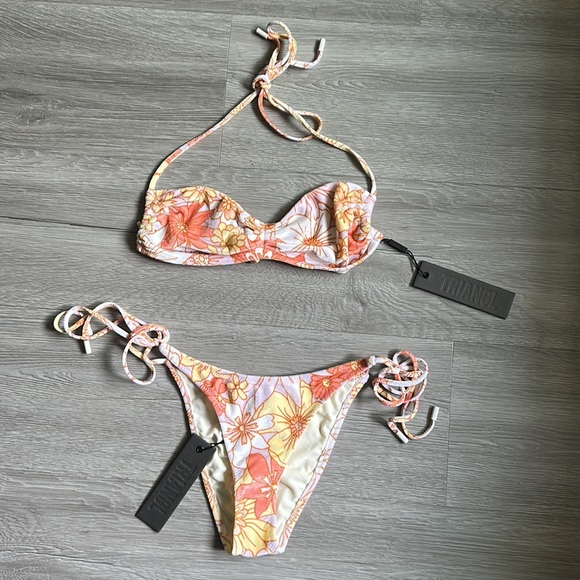 Beautiful velvet floral triangl bathing suit set. - Picture 8 of 14